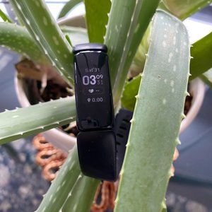 Fitbit Inspire 2 Health & Fitness Tracker